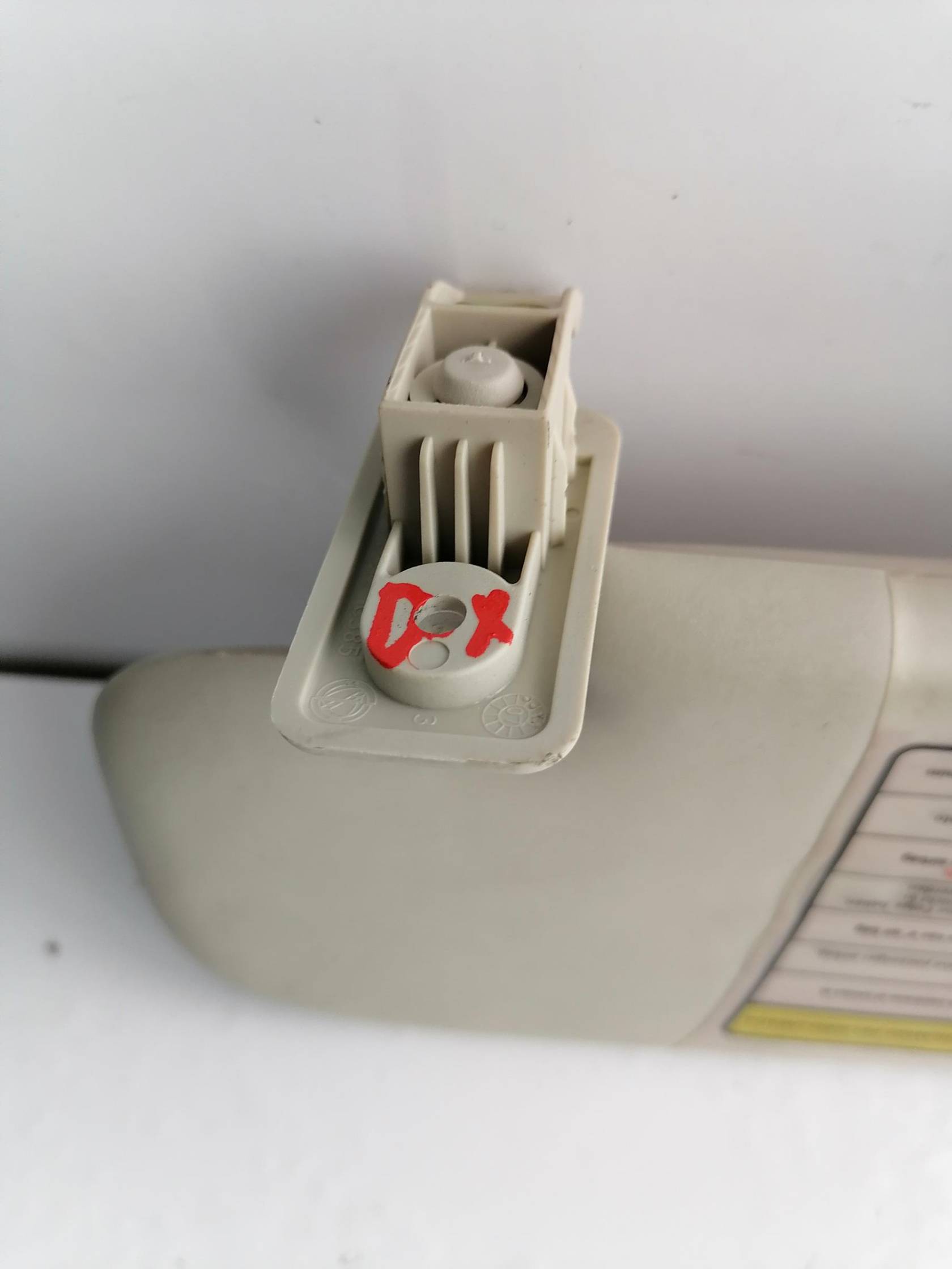 Aletta parasole parabrezza dx.